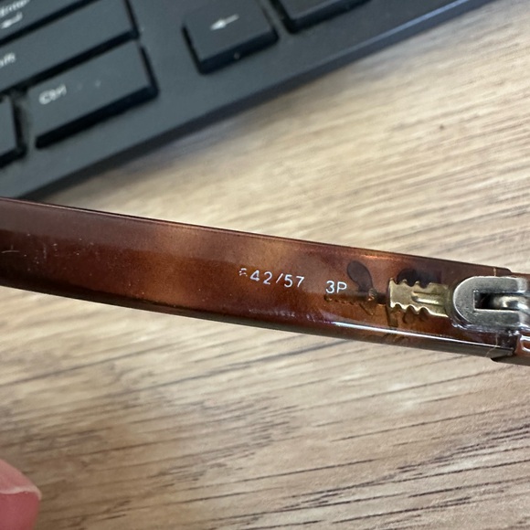 Ray-Ban Tortoise Shell Sunglasses - Picture 4 of 4